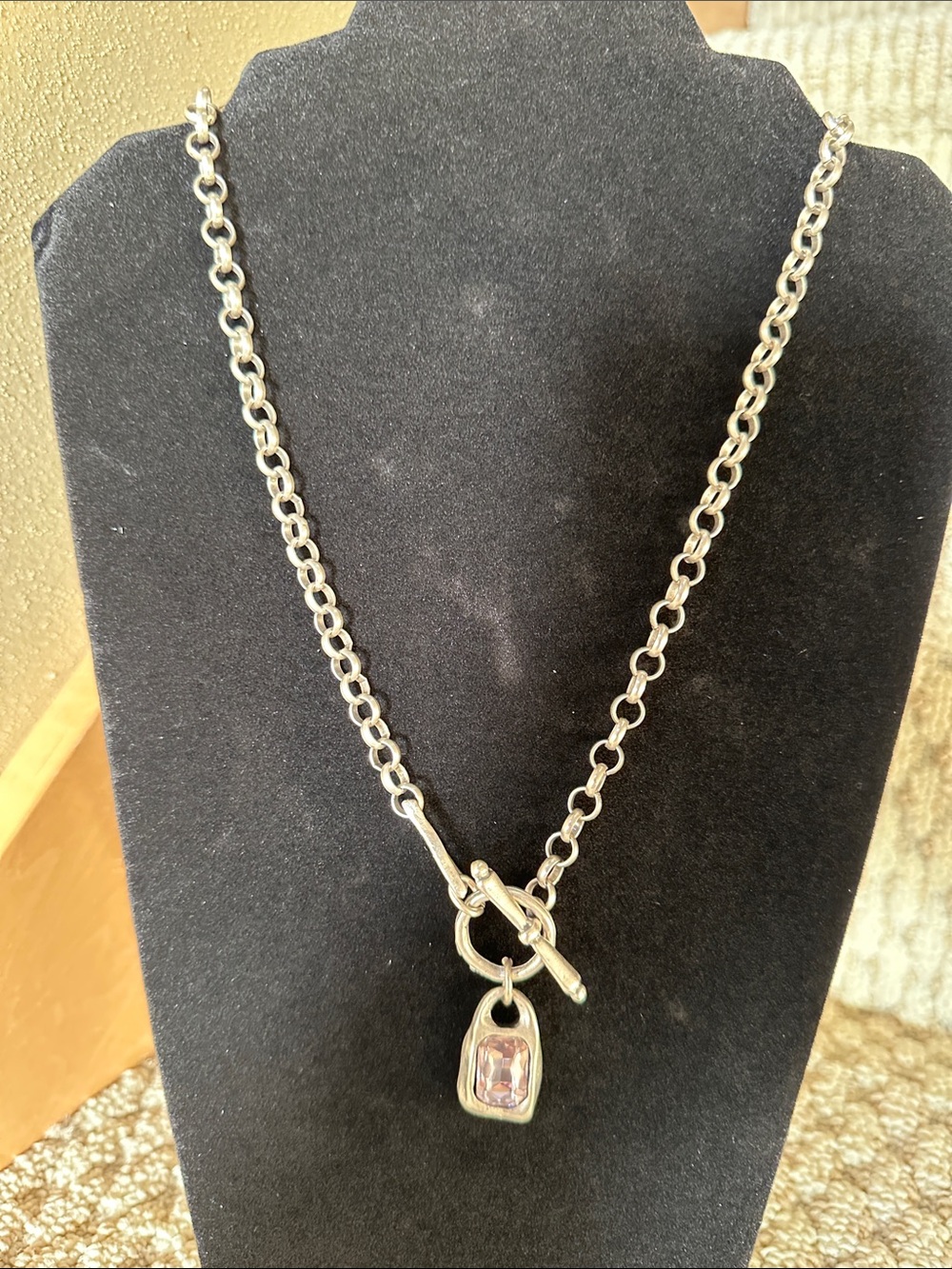Aven’s Silver Plated Pink Crystal Stone Pendant Chain Necklace - Picture 2 of 6